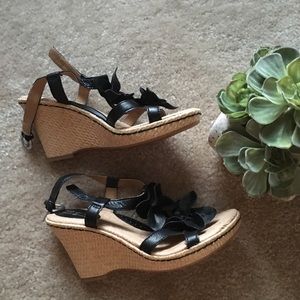Born Concept BOC Flower Wedges, sz 7 NWOB